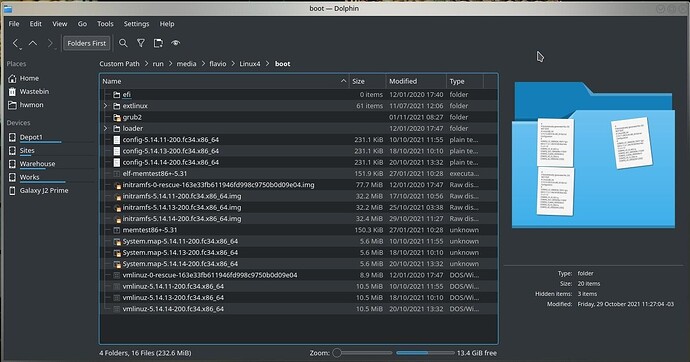 2021-11-05_23-16-26_A-Fedora-BOOT-folder